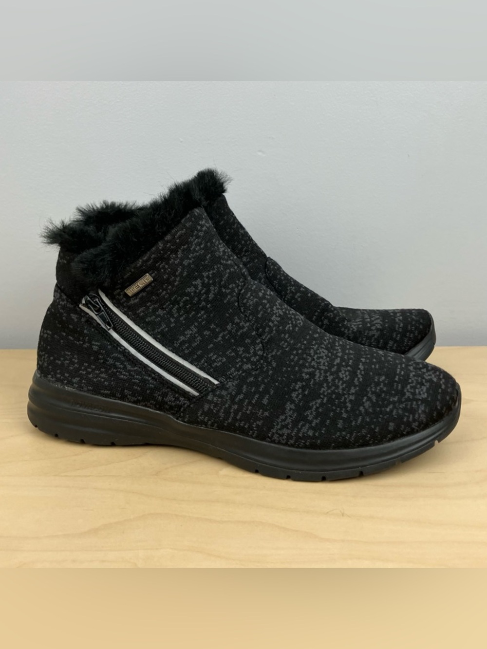 Telic Women’s Size 10.0 Apres-Ski Black Knit Ankle Boots Zip Faux Fur Booties